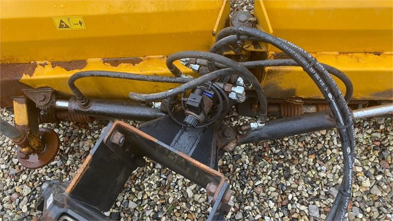 GMR FS1600VL V-Plov  - Sněžný pluh pro Zemědělská technika: obrázek 4 GMR FS1600VL V-Plov  - Sněžný pluh pro Zemědělská technika: obrázek 4