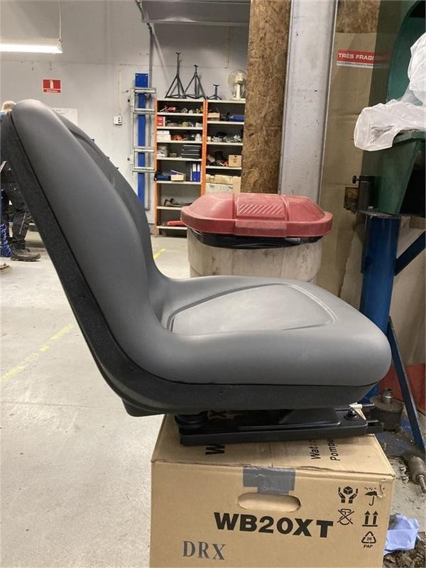 Husqvarna P524X Efi Sæde - Fabriksnyt 591352601 - Sekačka na trávu: obrázek 2 Husqvarna P524X Efi Sæde - Fabriksnyt 591352601 - Sekačka na trávu: obrázek 2