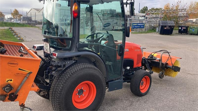 Kubota ST341 inkl. 150 cm kost og udlægger - Komunální traktor: obrázek 5 Kubota ST341 inkl. 150 cm kost og udlægger - Komunální traktor: obrázek 5