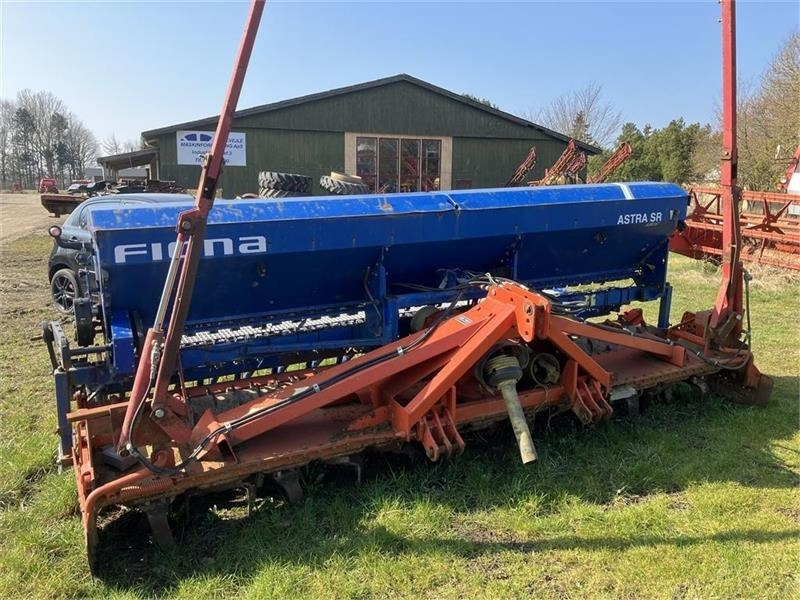 Kuhn HR 4002 Med Fiona Astra SR - Secí kombinace: obrázek 2 Kuhn HR 4002 Med Fiona Astra SR - Secí kombinace: obrázek 2