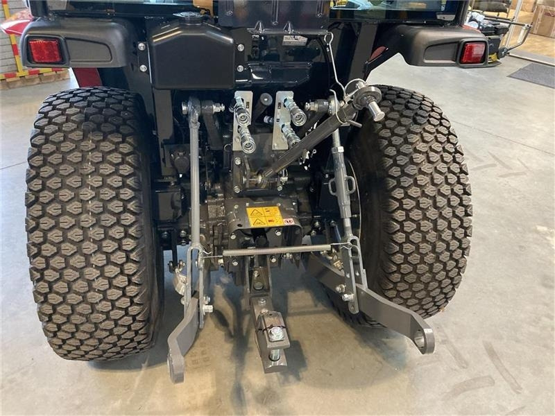 Massey Ferguson 1740 HC Frontlift/pto og 150 cm fejemaskine - Komunální traktor: obrázek 5 Massey Ferguson 1740 HC Frontlift/pto og 150 cm fejemaskine - Komunální traktor: obrázek 5