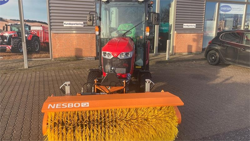 Massey Ferguson 1740 HC Frontlift/pto og 150 cm fejemaskine - Komunální traktor: obrázek 2 Massey Ferguson 1740 HC Frontlift/pto og 150 cm fejemaskine - Komunální traktor: obrázek 2