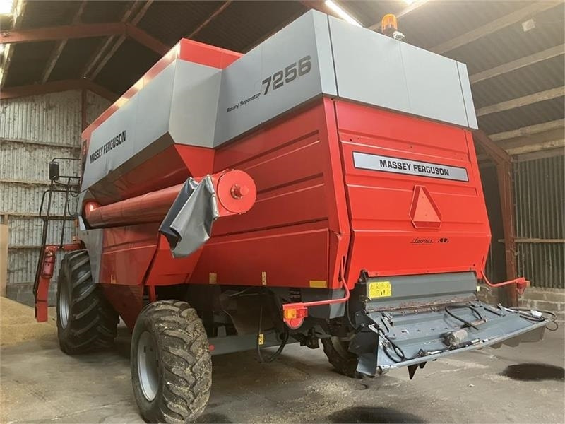 Massey Ferguson 7256 RS med 22 fods Freeflow skærebord - Sklízecí mlátička: obrázek 3 Massey Ferguson 7256 RS med 22 fods Freeflow skærebord - Sklízecí mlátička: obrázek 3
