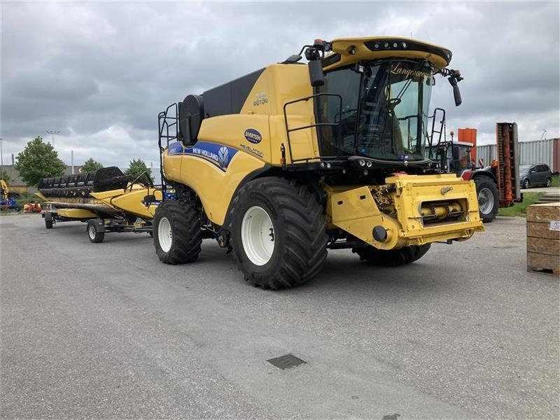 New Holland CR9.90 Med 35 fods Varifeed mm - Sklízecí mlátička: obrázek 2 New Holland CR9.90 Med 35 fods Varifeed mm - Sklízecí mlátička: obrázek 2