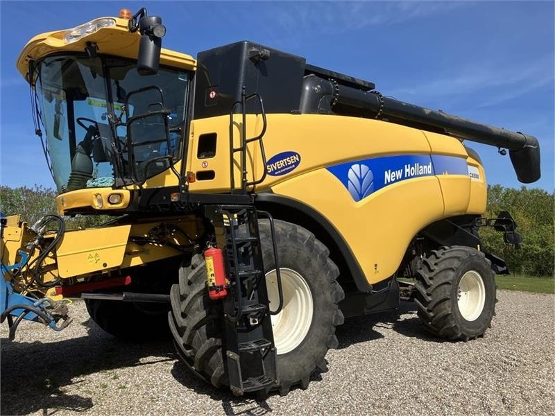 New Holland CX 8080 SLH - Sklízecí mlátička: obrázek 1 New Holland CX 8080 SLH - Sklízecí mlátička: obrázek 1