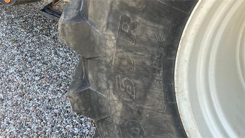 New Holland CX 8080 SLH med 30 fods Varifeed - Sklízecí mlátička: obrázek 5 New Holland CX 8080 SLH med 30 fods Varifeed - Sklízecí mlátička: obrázek 5