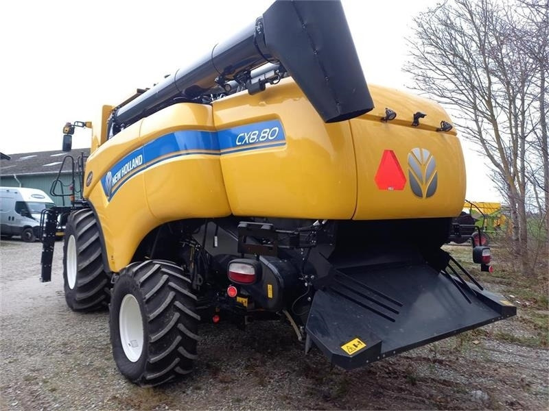 New Holland CX8.80 SLH med 25 fods Varifeed - Sklízecí mlátička: obrázek 4 New Holland CX8.80 SLH med 25 fods Varifeed - Sklízecí mlátička: obrázek 4