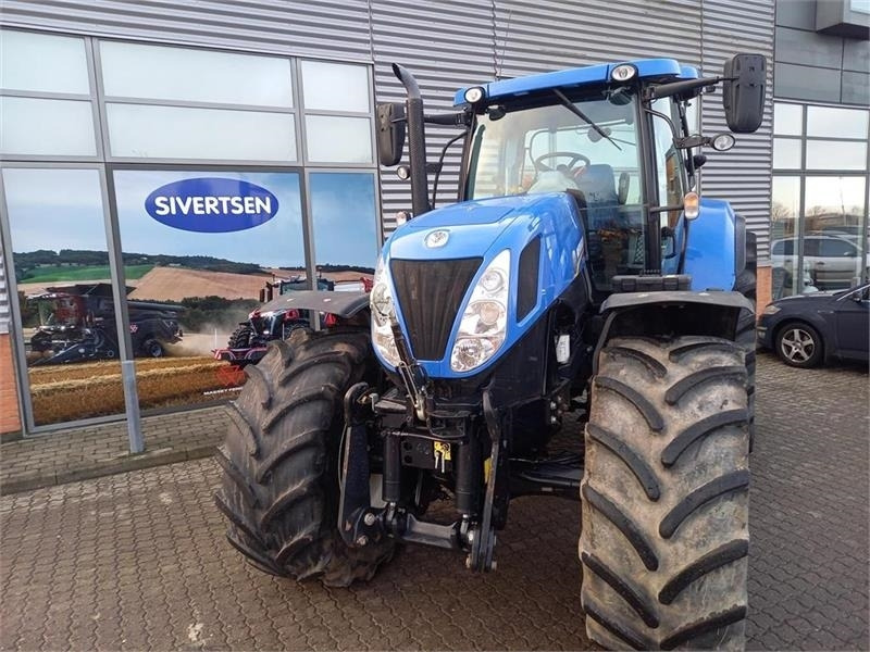 New Holland T7.220 - Traktor: obrázek 3 New Holland T7.220 - Traktor: obrázek 3