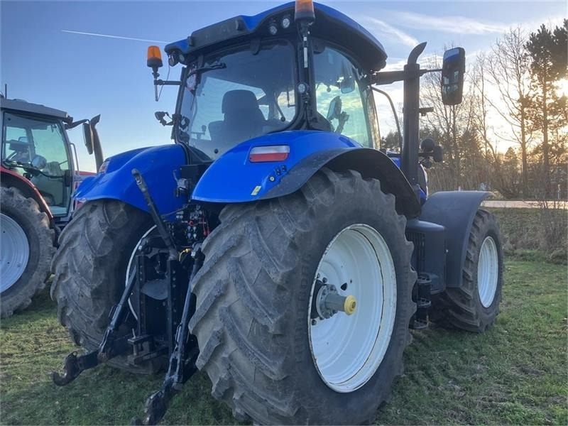 New Holland T7.270 AUTO COMMAND - Traktor: obrázek 3 New Holland T7.270 AUTO COMMAND - Traktor: obrázek 3