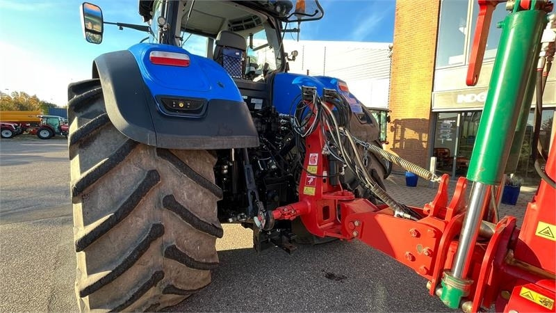 New Holland T7.315 HD AutoComand - Traktor: obrázek 4 New Holland T7.315 HD AutoComand - Traktor: obrázek 4