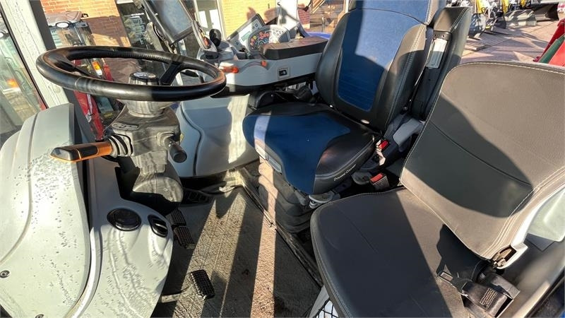 New Holland T7.315 HD AutoComand - Traktor: obrázek 5 New Holland T7.315 HD AutoComand - Traktor: obrázek 5