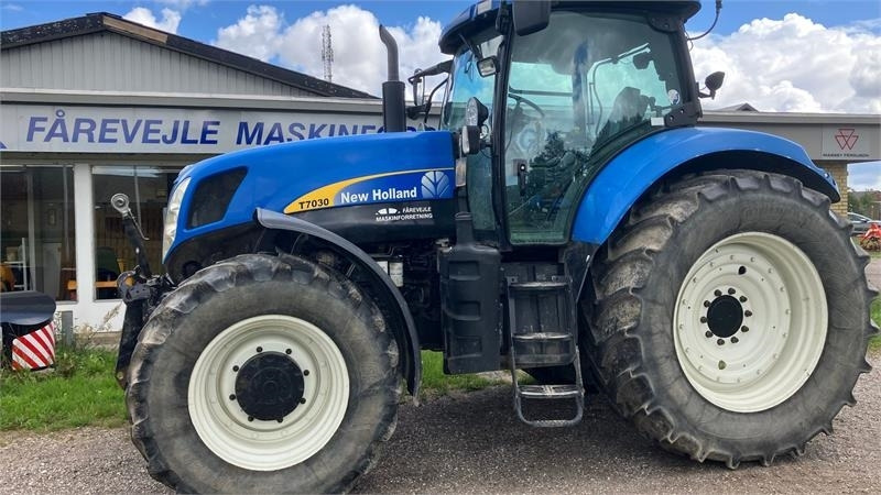 New Holland T7030 - Traktor: obrázek 1 New Holland T7030 - Traktor: obrázek 1