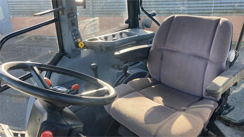 New Holland TS115 - Traktor: obrázek 5 New Holland TS115 - Traktor: obrázek 5