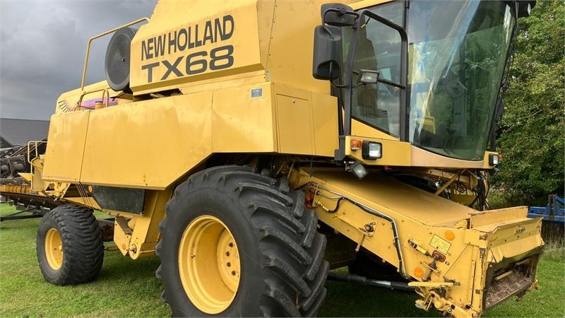New Holland TX68 - Sklízecí mlátička: obrázek 2 New Holland TX68 - Sklízecí mlátička: obrázek 2