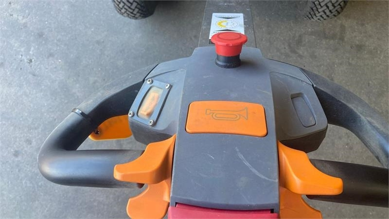 Twinca E-500 Plus - Elektrisk - Mini-sklápěčka: obrázek 4 Twinca E-500 Plus - Elektrisk - Mini-sklápěčka: obrázek 4