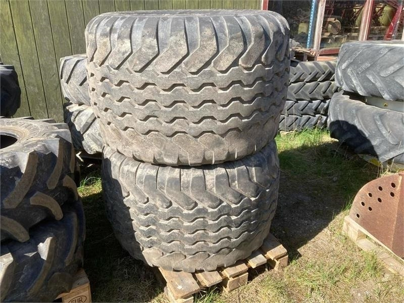 Vredestein Flotation + 700/45x22,5 - Pneumatiky pro Komunální/ Speciální technika: obrázek 1 Vredestein Flotation + 700/45x22,5 - Pneumatiky pro Komunální/ Speciální technika: obrázek 1
