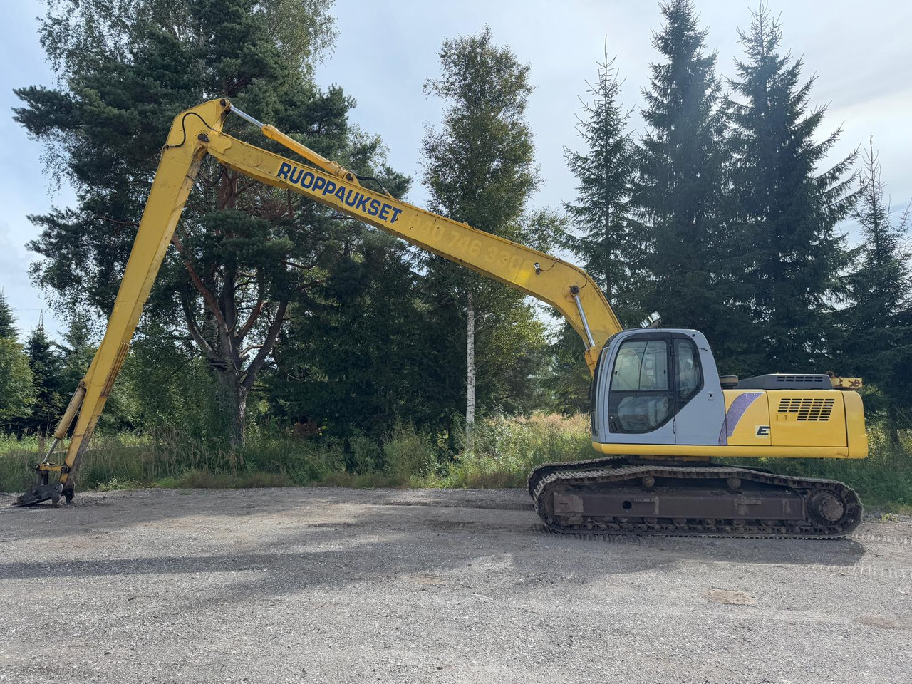 New Holland E 215 - Pásové rýpadlo: obrázek 2 New Holland E 215 - Pásové rýpadlo: obrázek 2