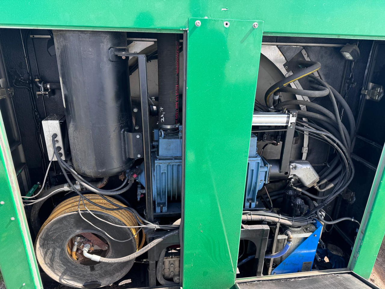 Čistič odpadových jam SCANIA P114: obrázek 15