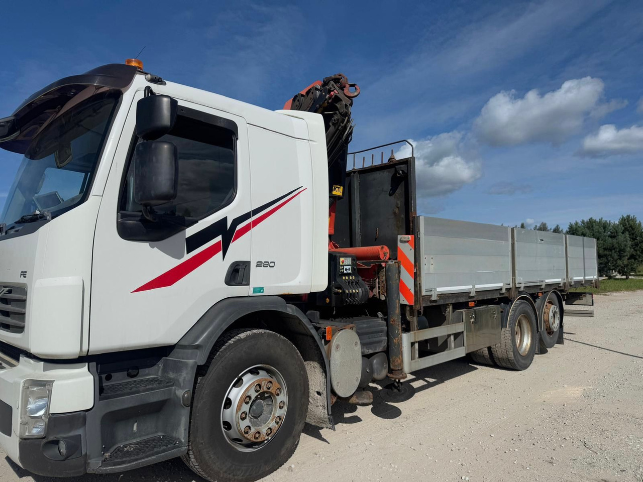 VOLVO FE280+PALFINGER PK20002 2007 - Nákladní automobil valníkový/ Plošinový, Auto s hydraulickou rukou: obrázek 2 VOLVO FE280+PALFINGER PK20002 2007 - Nákladní automobil valníkový/ Plošinový, Auto s hydraulickou rukou: obrázek 2