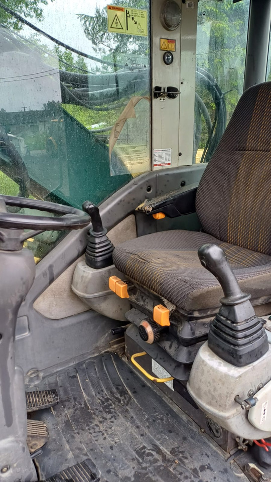 Kolesové rýpadlo Volvo EW140: obrázek 8