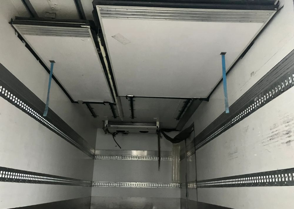 DAF Daf LF 16.250 chłodnia multi temperatura 16 palet - Chladírenský nákladní automobil: obrázek 4 DAF Daf LF 16.250 chłodnia multi temperatura 16 palet - Chladírenský nákladní automobil: obrázek 4