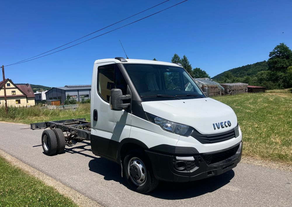 Iveco DAILY 35C13 ramo do zabudowy kiper wywrotka - Podvozek s kabinou: obrázek 2 Iveco DAILY 35C13 ramo do zabudowy kiper wywrotka - Podvozek s kabinou: obrázek 2