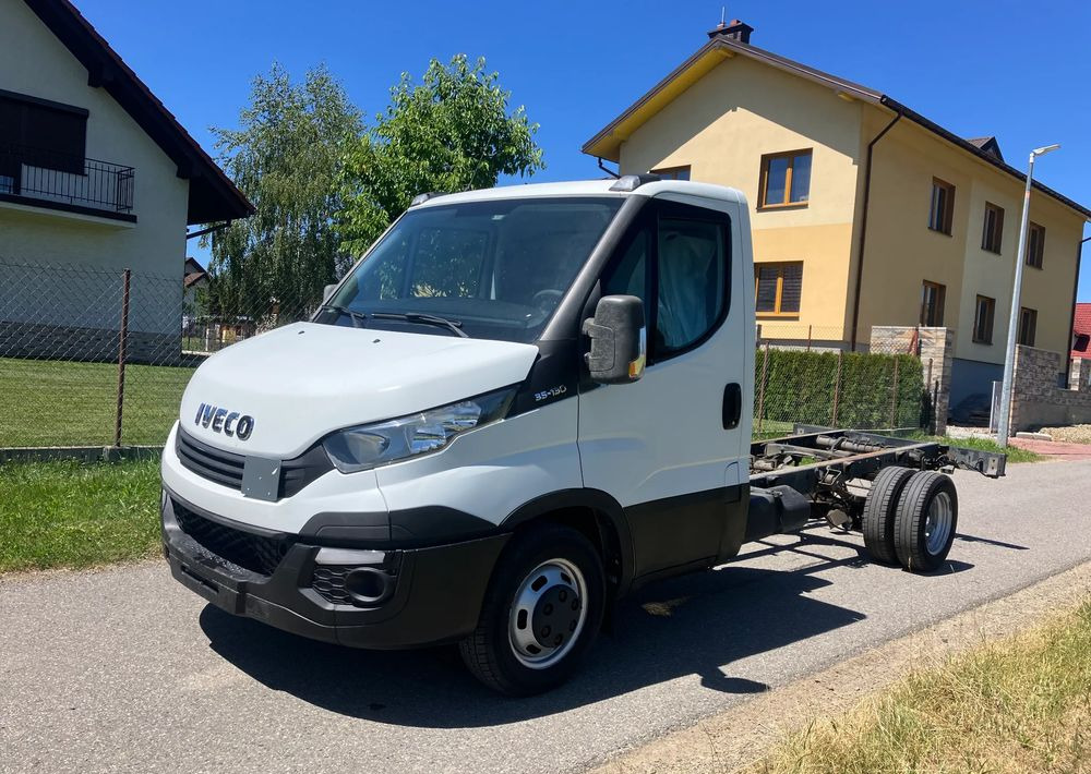Iveco DAILY 35C13 ramo do zabudowy kiper wywrotka - Podvozek s kabinou: obrázek 1 Iveco DAILY 35C13 ramo do zabudowy kiper wywrotka - Podvozek s kabinou: obrázek 1