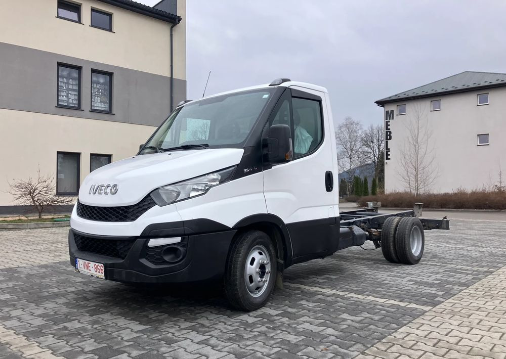 Iveco DAILY 35C14 ramo do zabudowy kiper wywrotka - Podvozek s kabinou: obrázek 1 Iveco DAILY 35C14 ramo do zabudowy kiper wywrotka - Podvozek s kabinou: obrázek 1