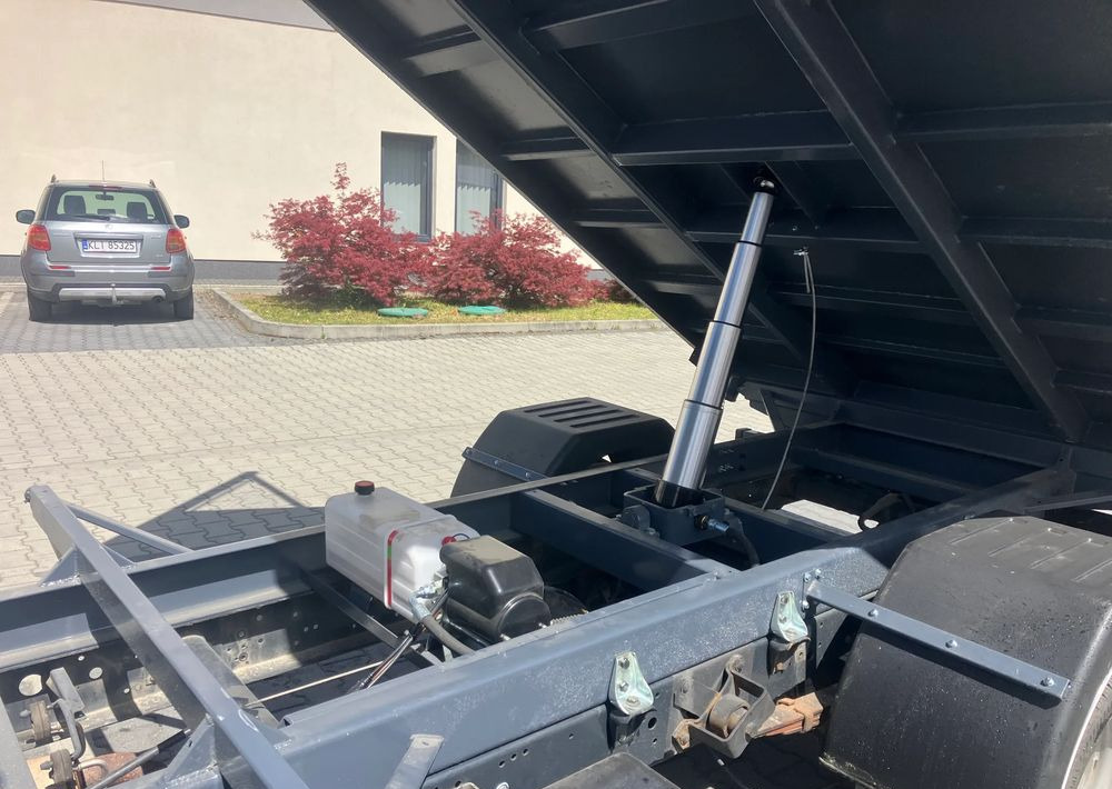 Iveco Iveco daily 35C13 wywrotka solidny kiper - Dodávka sklápěč: obrázek 2 Iveco Iveco daily 35C13 wywrotka solidny kiper - Dodávka sklápěč: obrázek 2