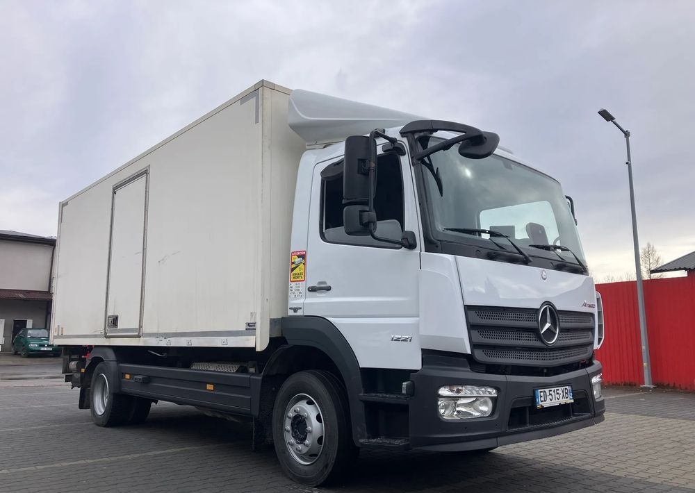 Mercedes-Benz ATEGO 1218 KURIERKA KONTENER 15 PALET - Skříňový nákladní auto: obrázek 2 Mercedes-Benz ATEGO 1218 KURIERKA KONTENER 15 PALET - Skříňový nákladní auto: obrázek 2