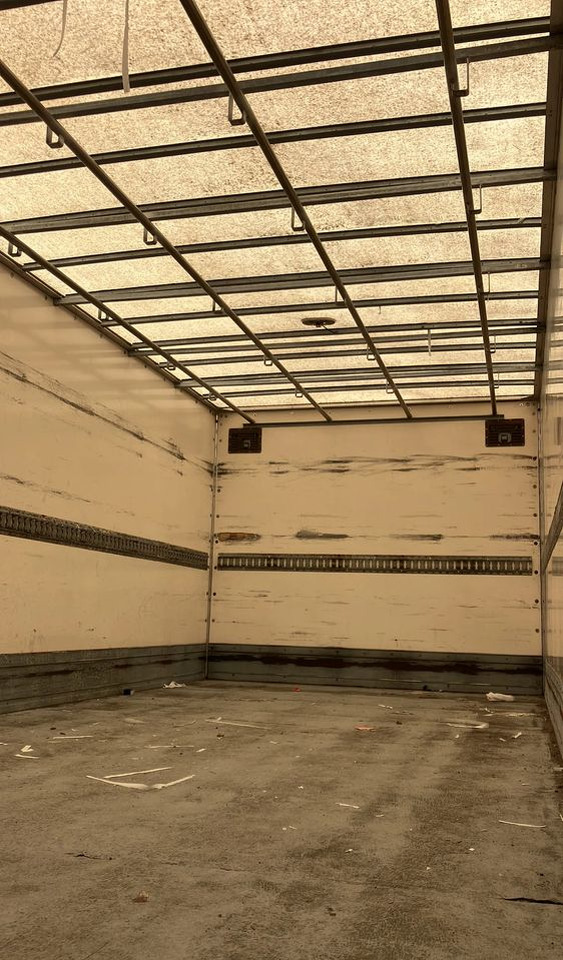 Mercedes-Benz Atego 1218 kurierka kontener - Skříňový nákladní auto: obrázek 5 Mercedes-Benz Atego 1218 kurierka kontener - Skříňový nákladní auto: obrázek 5