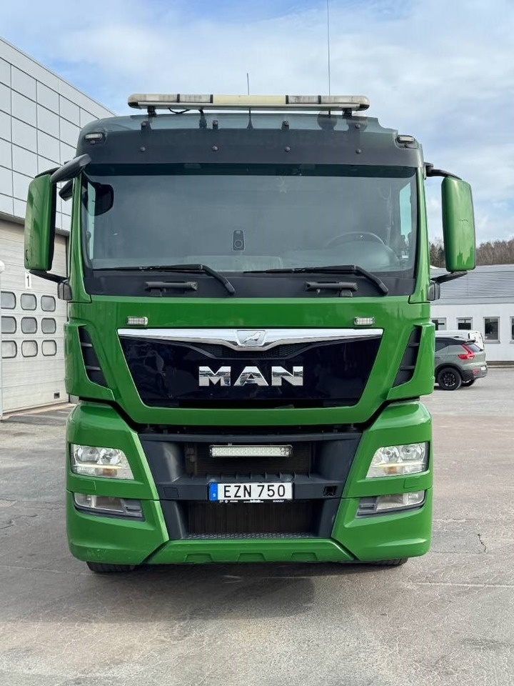 MAN TGX 35.480 8x4-4 Lastväxlare - Hákový nosič kontejnerů: obrázek 2 MAN TGX 35.480 8x4-4 Lastväxlare - Hákový nosič kontejnerů: obrázek 2