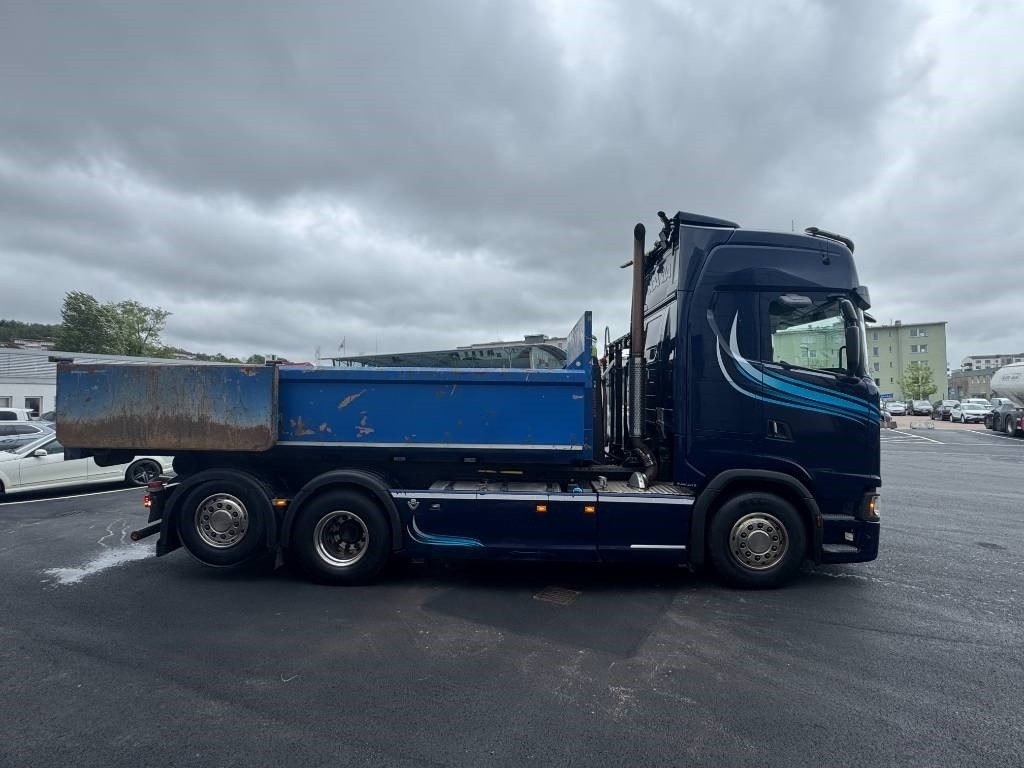 Scania S 580 6x2*4 Lastväxlare Hiab ink Flak - Hákový nosič kontejnerů: obrázek 5 Scania S 580 6x2*4 Lastväxlare Hiab ink Flak - Hákový nosič kontejnerů: obrázek 5