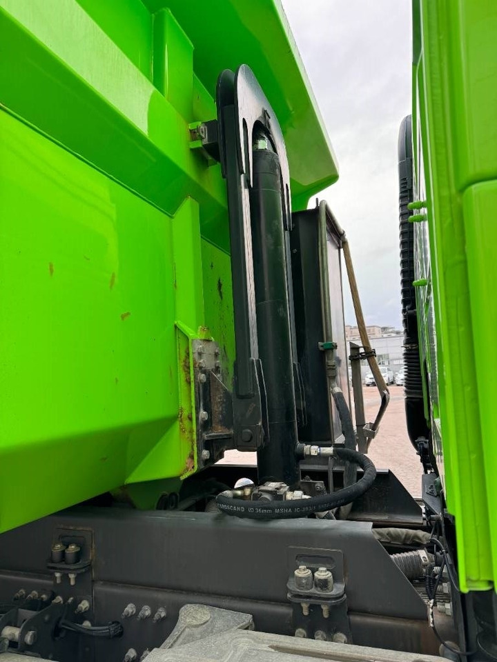 Volvo FM 8*4 - Sklápěč: obrázek 5 Volvo FM 8*4 - Sklápěč: obrázek 5