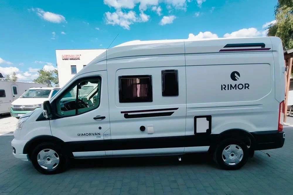 FORD Rimor NEW Ford Van 238 Truma Diesel Roller Shutters Remis AUTOMAT - Obytná dodávka: obrázek 3 FORD Rimor NEW Ford Van 238 Truma Diesel Roller Shutters Remis AUTOMAT - Obytná dodávka: obrázek 3