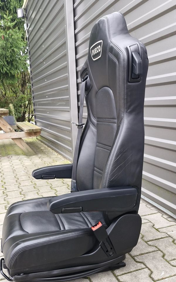 IVECO STRALIS S WAY FOTEL PASAŻERA - Kabina a interiér: obrázek 2 IVECO STRALIS S WAY FOTEL PASAŻERA - Kabina a interiér: obrázek 2