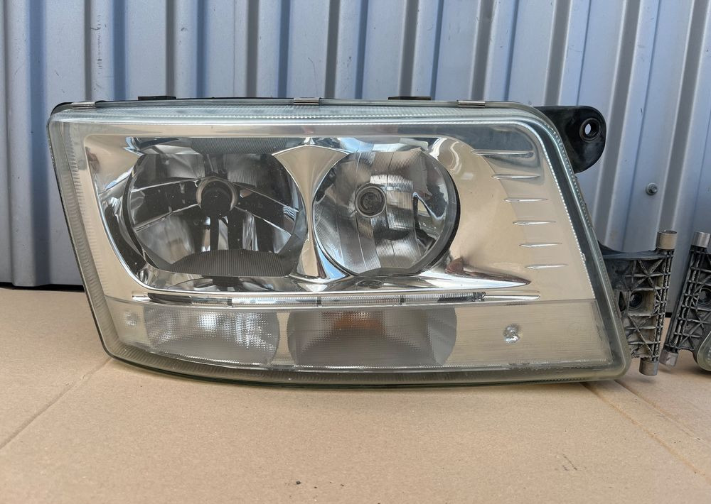 Lampa xenon MAN TGX TGS euro 6 reflektor ksenon - Světlo/ Osvětlení pro Nákladní auto: obrázek 2 Lampa xenon MAN TGX TGS euro 6 reflektor ksenon - Světlo/ Osvětlení pro Nákladní auto: obrázek 2