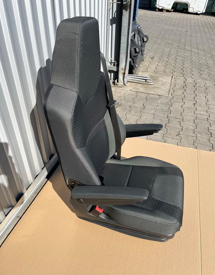NOWY Fotel kierowcy MAN TG3 TGX nowy model siedzenie lewe - Kabina a interiér pro Nákladní auto: obrázek 3 NOWY Fotel kierowcy MAN TG3 TGX nowy model siedzenie lewe - Kabina a interiér pro Nákladní auto: obrázek 3