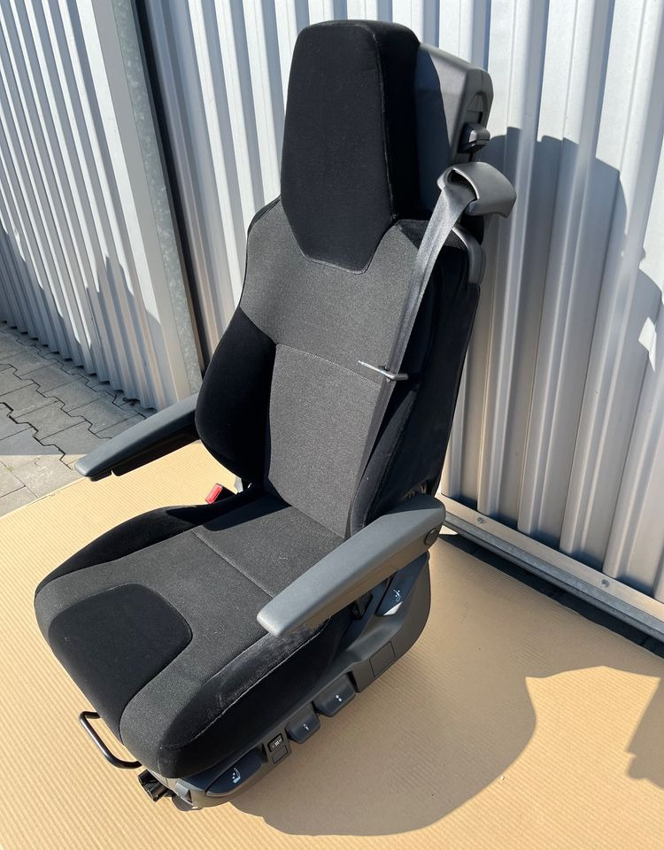 NOWY Fotel kierowcy MAN TG3 TGX nowy model siedzenie lewe - Kabina a interiér pro Nákladní auto: obrázek 2 NOWY Fotel kierowcy MAN TG3 TGX nowy model siedzenie lewe - Kabina a interiér pro Nákladní auto: obrázek 2