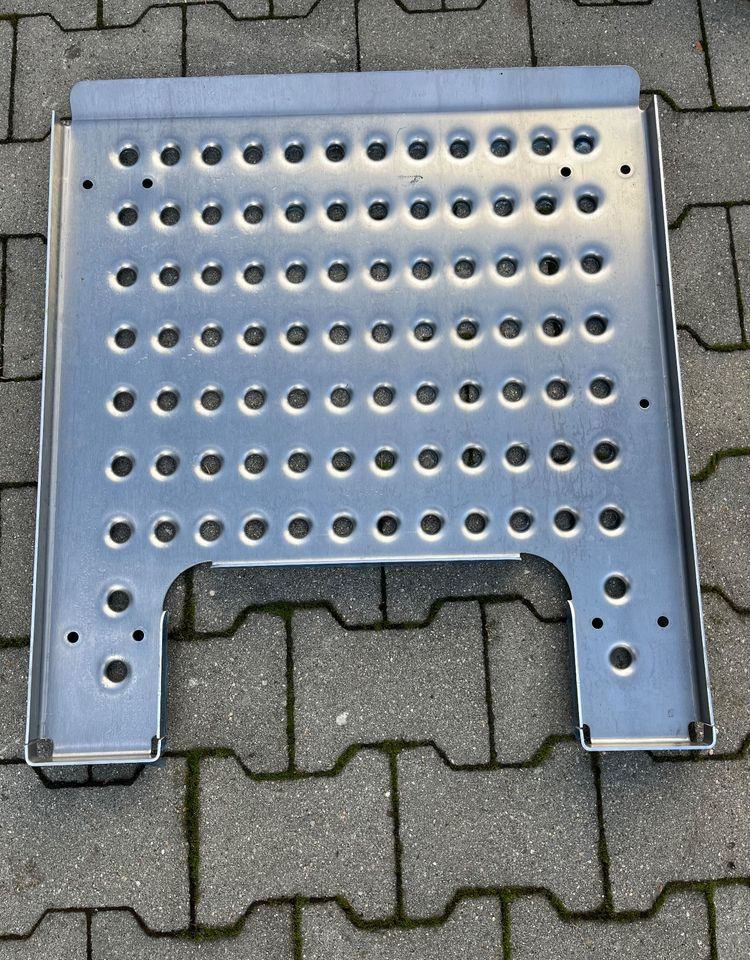 Podest zbiornika Volvo FH FM NOWY pokrywa płyta - Karoserie a exteriér pro Nákladní auto: obrázek 2 Podest zbiornika Volvo FH FM NOWY pokrywa płyta - Karoserie a exteriér pro Nákladní auto: obrázek 2