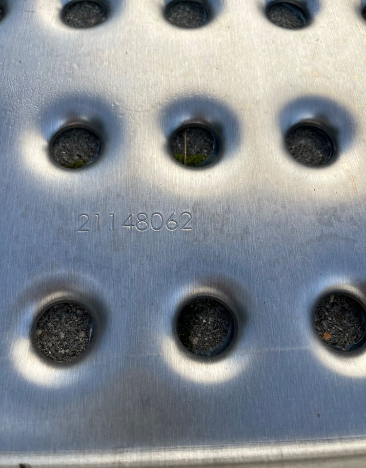 Podest zbiornika Volvo FH FM NOWY pokrywa płyta - Karoserie a exteriér pro Nákladní auto: obrázek 3 Podest zbiornika Volvo FH FM NOWY pokrywa płyta - Karoserie a exteriér pro Nákladní auto: obrázek 3