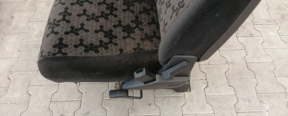 SCANIA R S FOTEL ŚRODKOWY - Sedaček: obrázek 3 SCANIA R S FOTEL ŚRODKOWY - Sedaček: obrázek 3