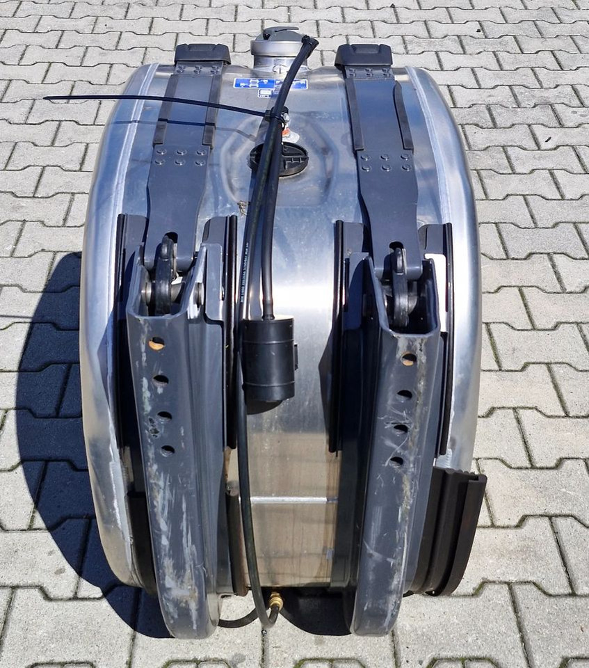 SCANIA R S ZBIORNIK PALIWA 220L NOWY - Palivový systém: obrázek 2 SCANIA R S ZBIORNIK PALIWA 220L NOWY - Palivový systém: obrázek 2