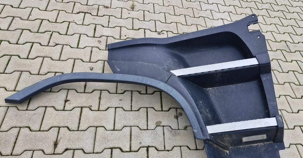 VOLVO FH4 STOPNICA KOMPLETNA PRAWA LEWA - Karoserie a exteriér: obrázek 2 VOLVO FH4 STOPNICA KOMPLETNA PRAWA LEWA - Karoserie a exteriér: obrázek 2