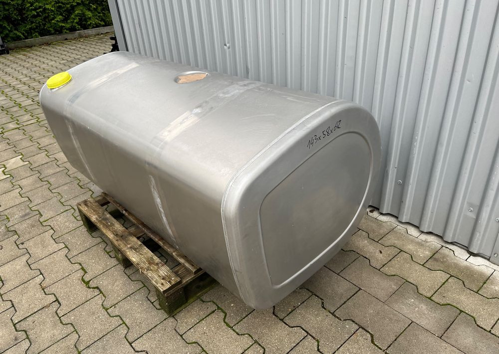 Zbiornik paliwa Volvo FH FM Renault 445 litrów bak low deck - Palivový systém pro Nákladní auto: obrázek 2 Zbiornik paliwa Volvo FH FM Renault 445 litrów bak low deck - Palivový systém pro Nákladní auto: obrázek 2