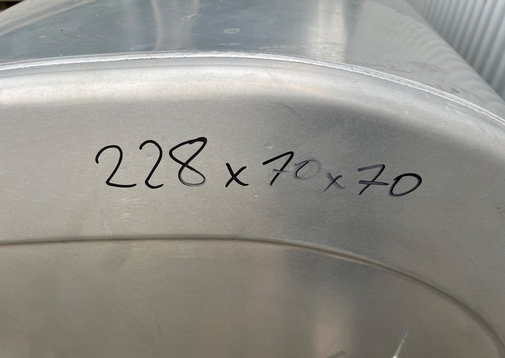 Zbiornik paliwa Volvo FH Renault 900 litrów bak jak nowy - Palivový systém pro Nákladní auto: obrázek 5 Zbiornik paliwa Volvo FH Renault 900 litrów bak jak nowy - Palivový systém pro Nákladní auto: obrázek 5