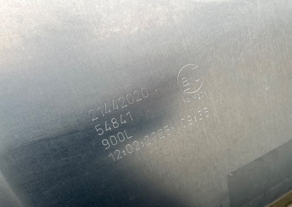 Zbiornik paliwa Volvo FH Renault 900 litrów bak jak nowy - Palivový systém pro Nákladní auto: obrázek 4 Zbiornik paliwa Volvo FH Renault 900 litrów bak jak nowy - Palivový systém pro Nákladní auto: obrázek 4