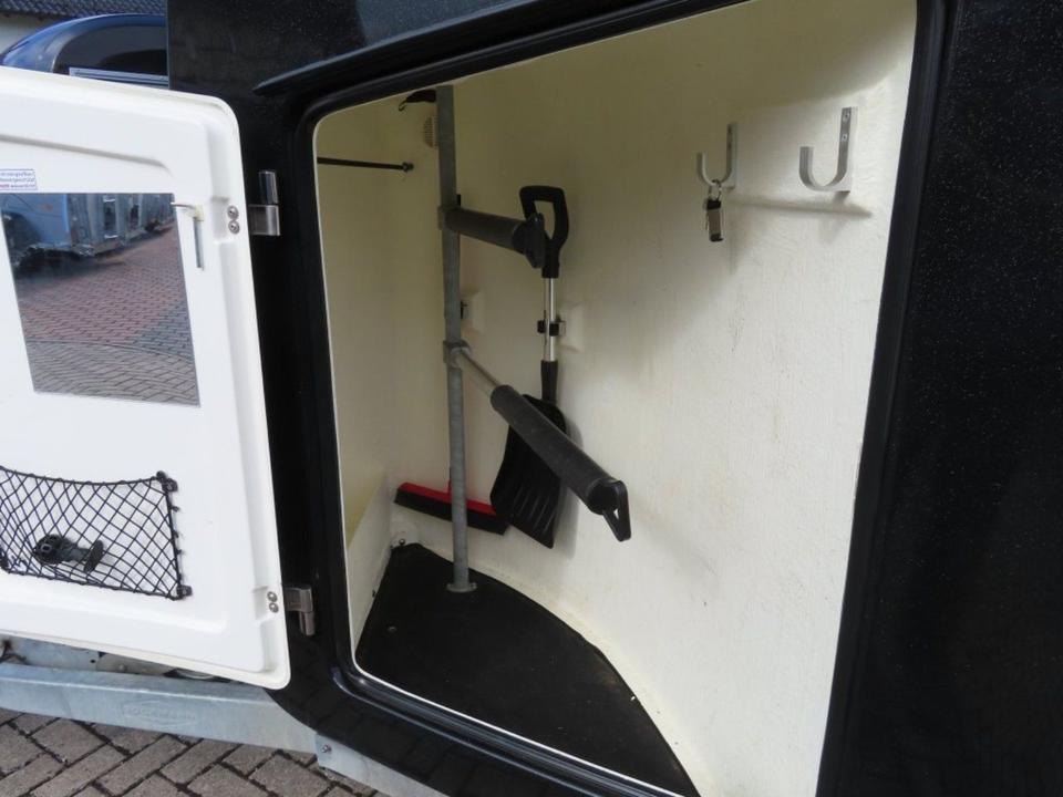 Böckmann Pferdeanhänger, Comfort, Alub. Sattelk. 100 km/h, top - Přepravník na koně: obrázek 3 Böckmann Pferdeanhänger, Comfort, Alub. Sattelk. 100 km/h, top - Přepravník na koně: obrázek 3