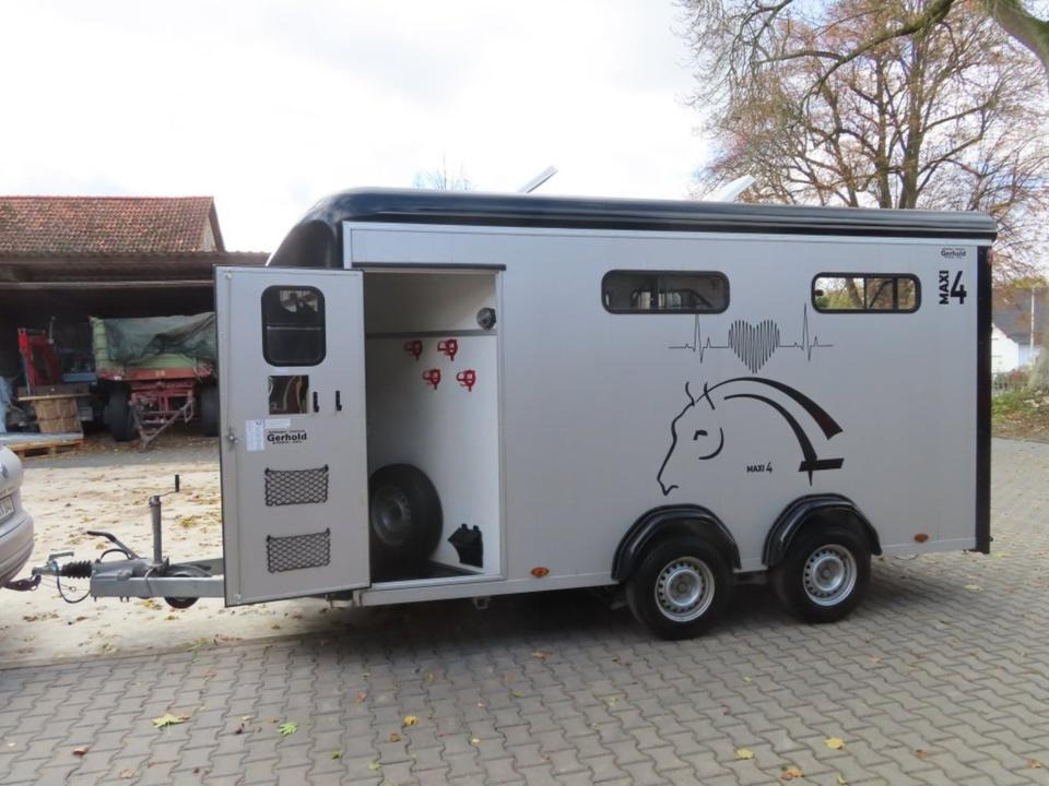 Cheval,  Pferdeanhänger, Maxi 4,Schrägsteher, Tür/Rampe, 100 km/h - Přepravník na koně: obrázek 4 Cheval,  Pferdeanhänger, Maxi 4,Schrägsteher, Tür/Rampe, 100 km/h - Přepravník na koně: obrázek 4