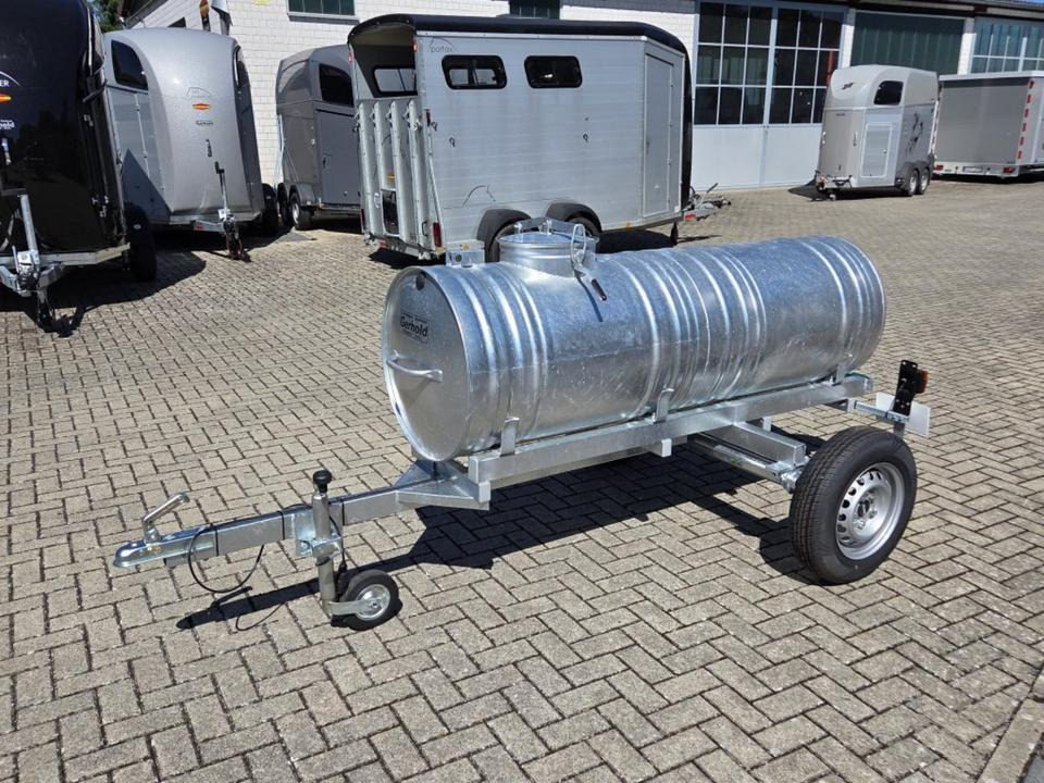 Wasserfass Verzinkt 600l Tränke Fahrgestell Beleuchtung - Cisternový přívěs: obrázek 1 Wasserfass Verzinkt 600l Tränke Fahrgestell Beleuchtung - Cisternový přívěs: obrázek 1